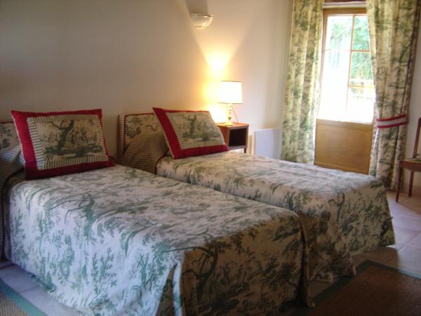 Foug&egrave;re (RDC / Ground) - chambre / bedroom